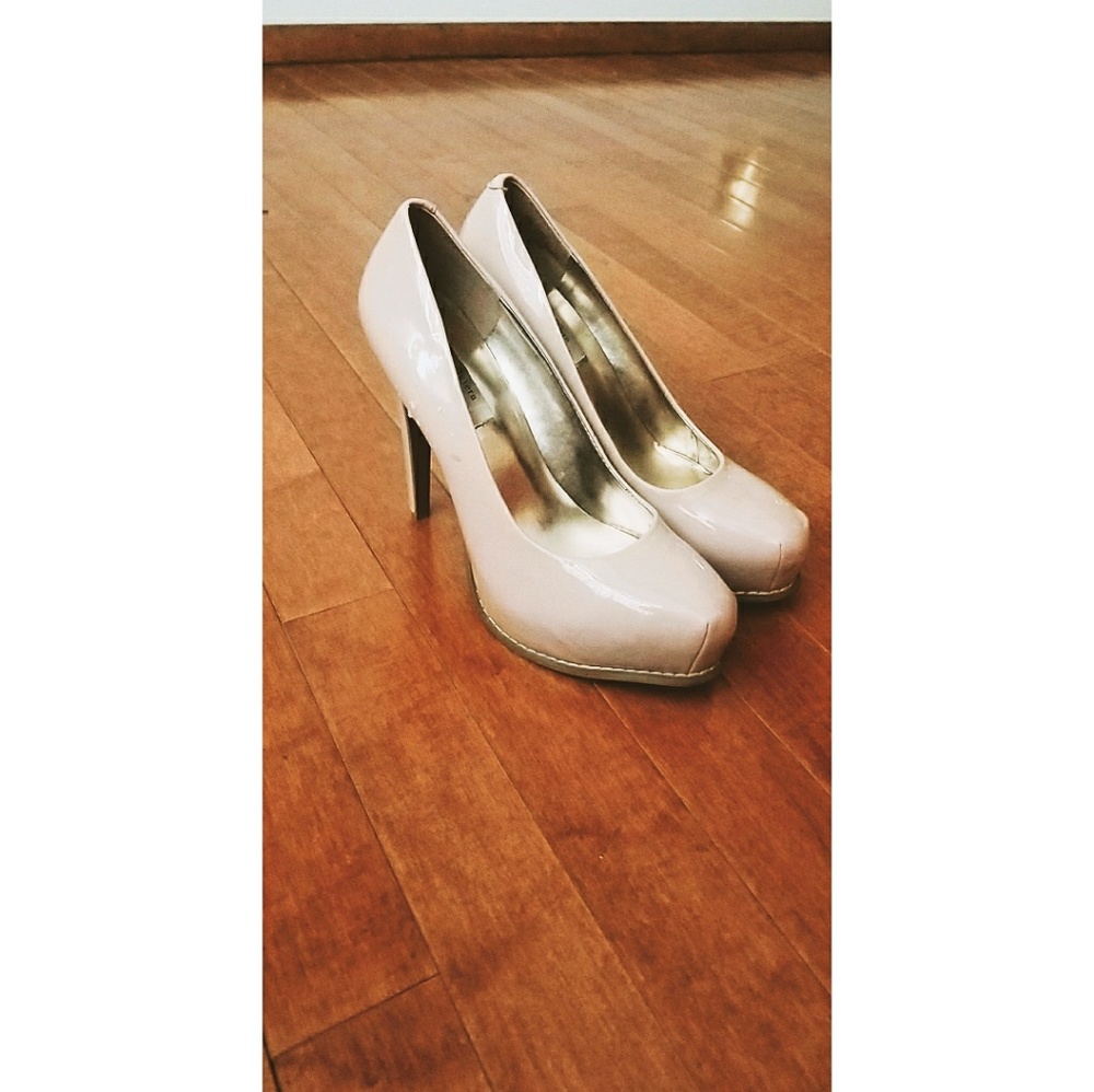 Pumps - Picture 4 of 4
